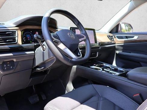 Used 2026 Volkswagen Atlas SE AWD/4WD image 12