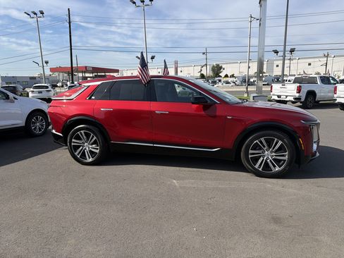 Used 2024 Cadillac Lyriq Luxury image 5