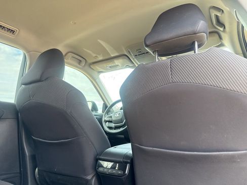 Used 2022 Toyota Highlander L FWD image 26