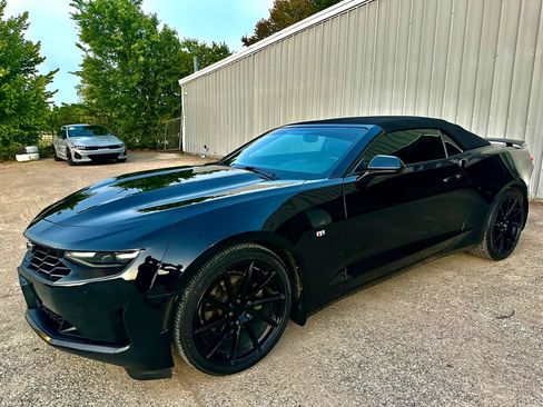 Used 2019 Chevrolet Camaro LT RWD image 3