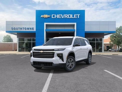 New 2026 Chevrolet Traverse LT image 8