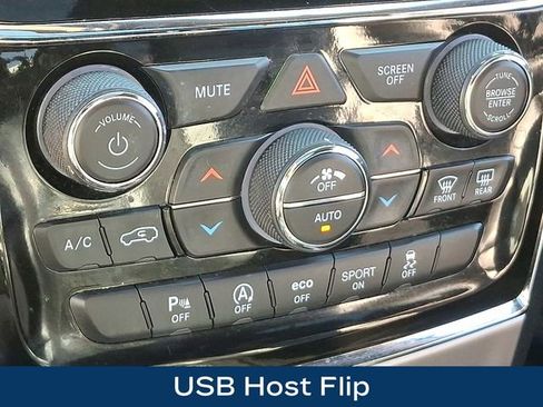 Used 2020 Jeep Grand Cherokee Overland image 20