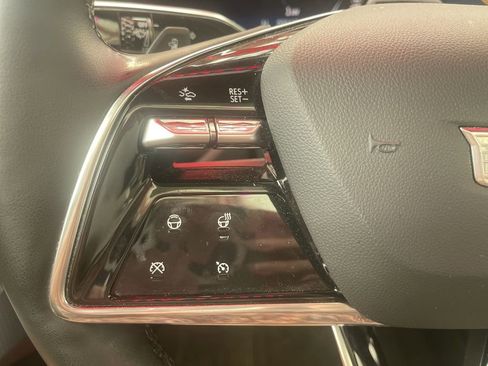 Used 2024 Cadillac Lyriq Luxury AWD/4WD image 11