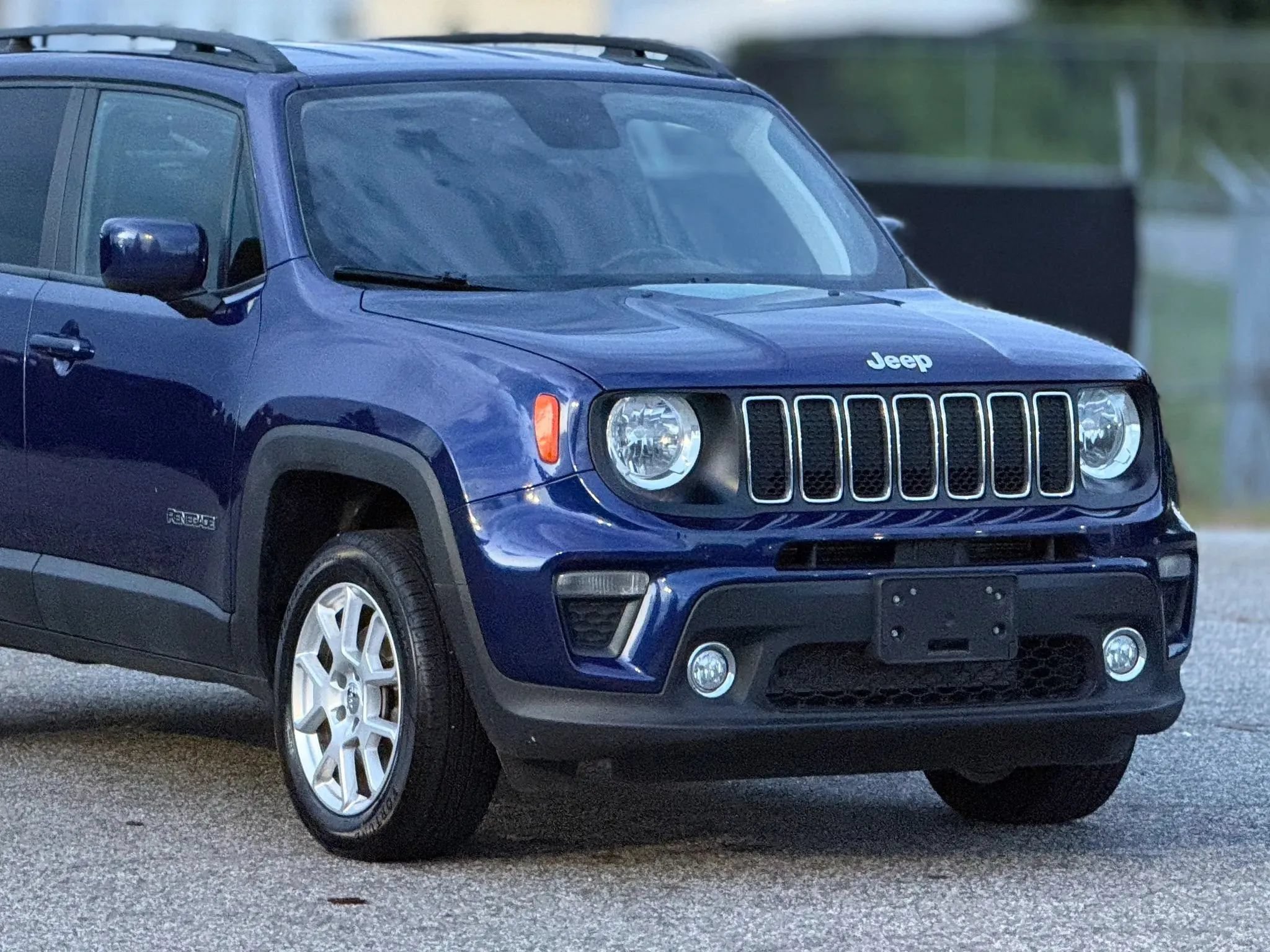 Used 2020 Jeep Renegade Latitude w/ Cold Weather Group AWD/4WD image 15