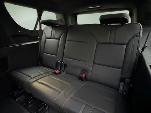 Used 2023 Chevrolet Suburban RST w/ Luxury Package image 36