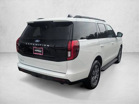 New 2026 Ford Expedition Active image 4