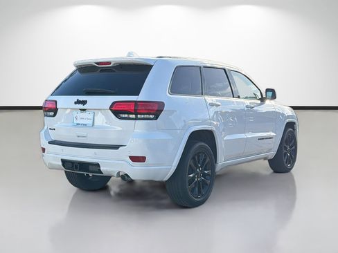 Used 2021 Jeep Grand Cherokee Laredo X AWD/4WD image 3
