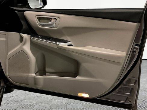 Used 2015 Toyota Camry LE FWD image 26