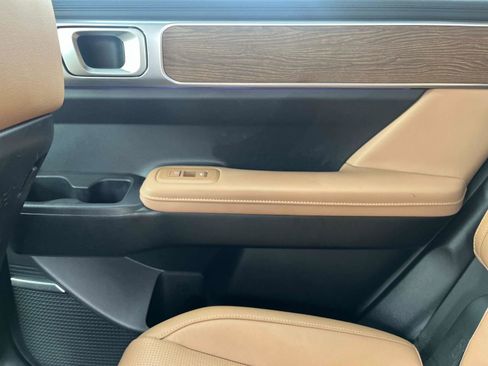 Used 2025 Hyundai Santa Fe Limited image 15