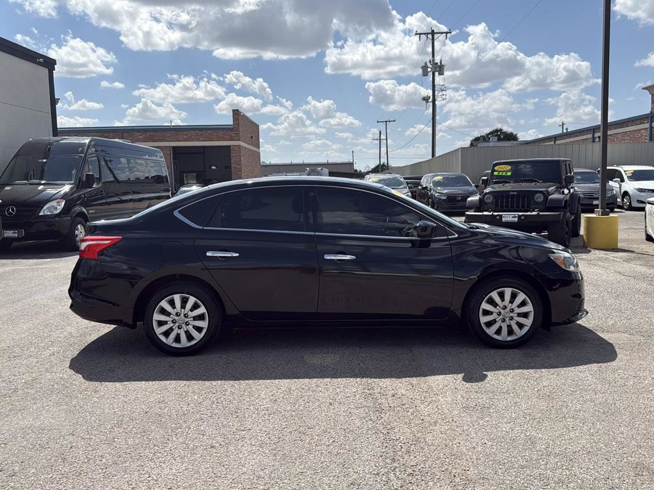 Used 2016 Nissan Sentra S FWD image 5