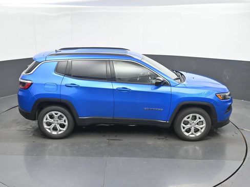 Used 2024 Jeep Compass Latitude AWD/4WD image 31