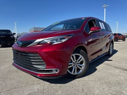 Used 2023 Toyota Sienna Platinum