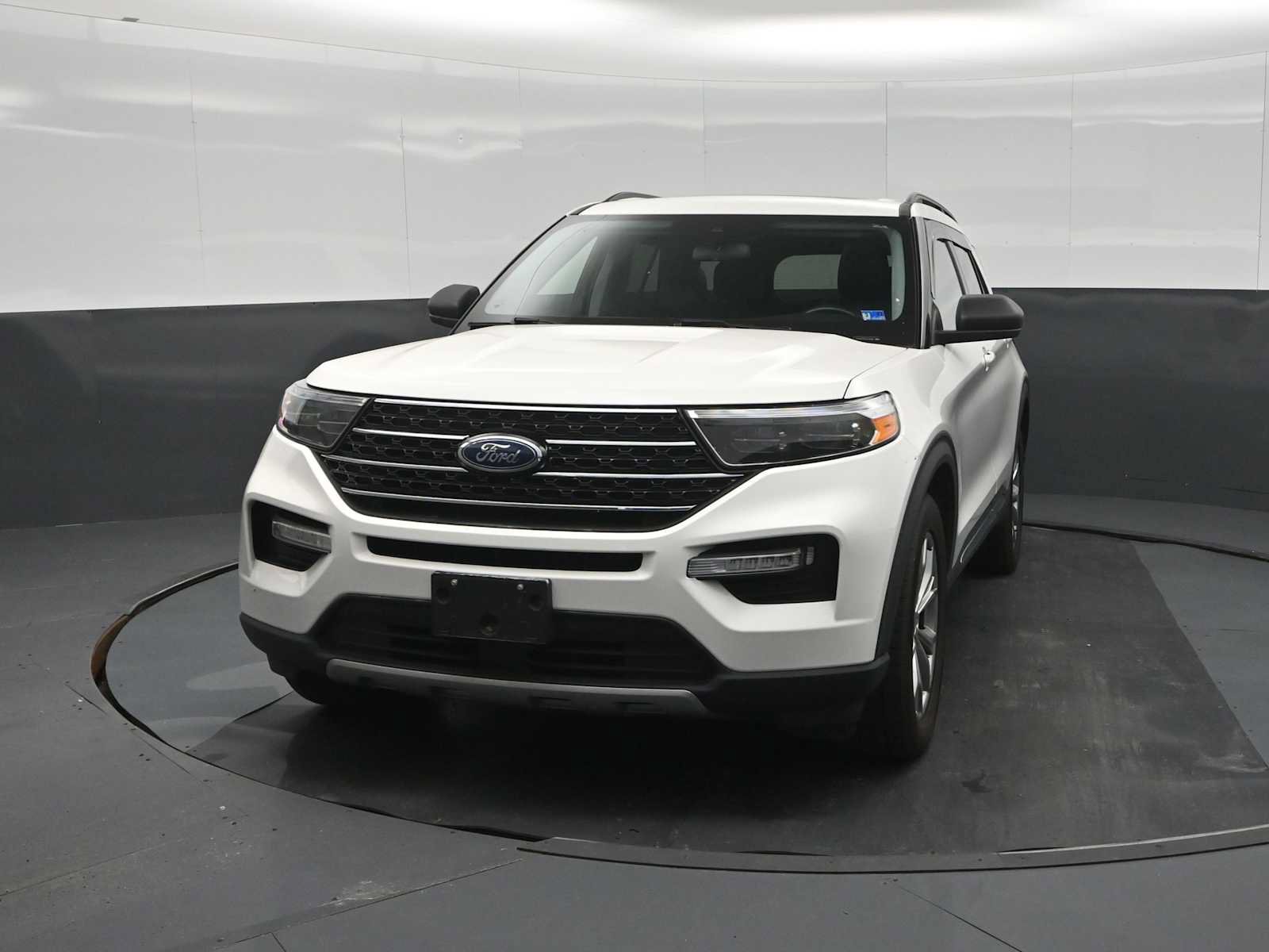 Used 2020 Ford Explorer XLT w/ Equipment Group 202A AWD/4WD image 5