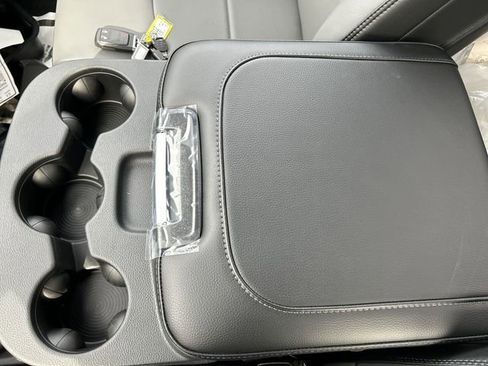 New 2024 RAM 3500 Tradesman w/ Chrome Appearance Group image 31