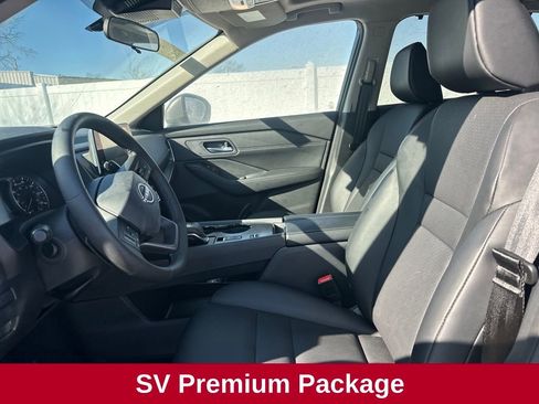 Used 2025 Nissan Rogue SV w/ SV Premium Package image 9