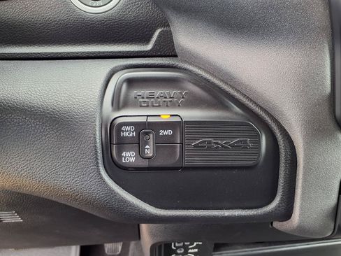 Used 2024 RAM 3500 Tradesman w/ Chrome Appearance Group AWD/4WD image 19