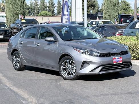 Used 2024 Kia Forte LXS w/ LXS Technology Package FWD image 2