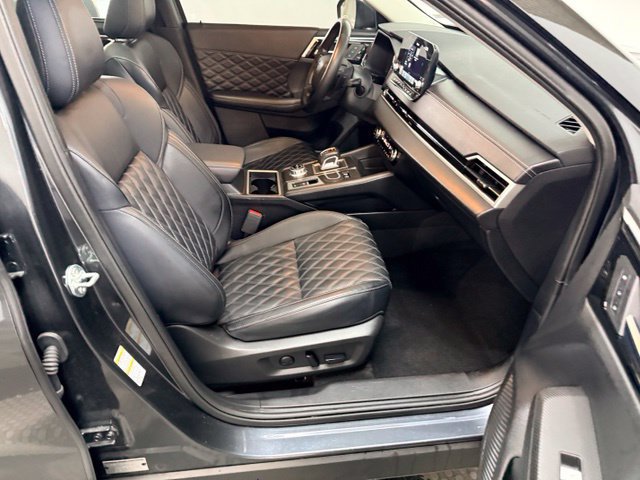 Used 2025 Mitsubishi Outlander 4WD Plug-In Hybrid image 33