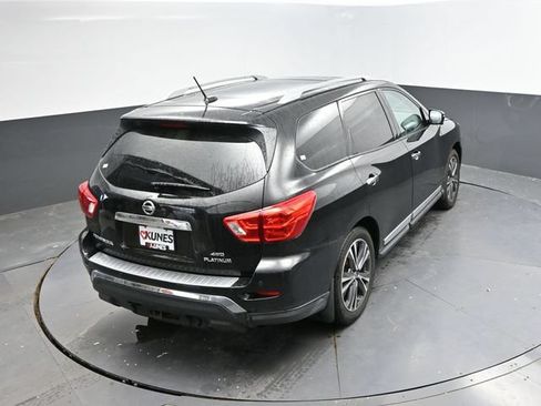 Used 2017 Nissan Pathfinder Platinum w/ Family Entertainment Package AWD/4WD image 16