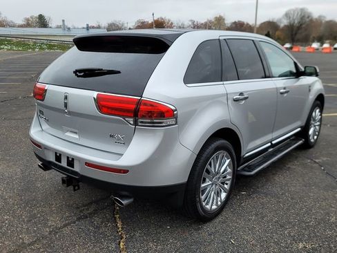 Used 2013 Lincoln MKX AWD image 12