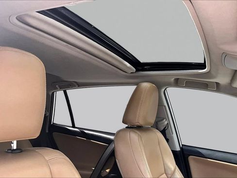 Certified 2018 Toyota RAV4 XLE FWD image 30