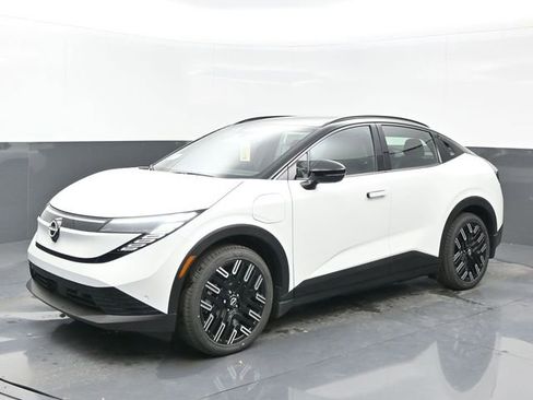 New 2026 Nissan Leaf Platinum+ w/ Cargo Package (Platinum+) image 2