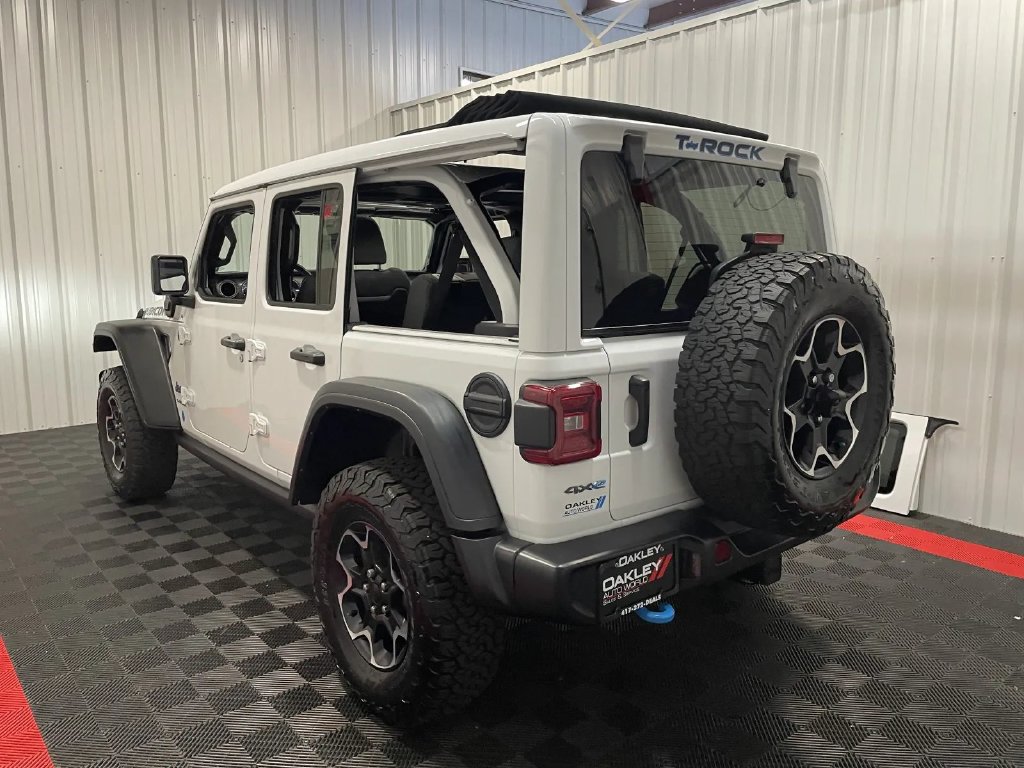 Used 2022 Jeep Wrangler Unlimited Rubicon 4xe AWD/4WD image 2