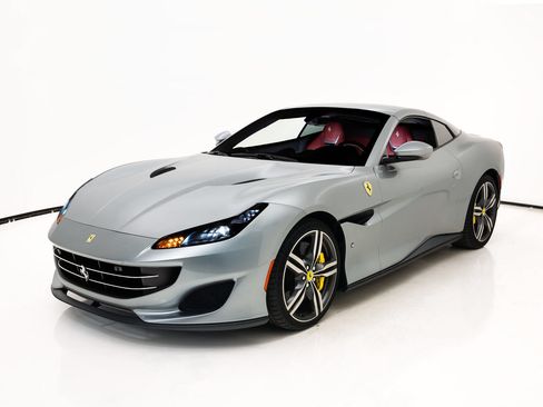 Certified 2019 Ferrari Portofino RWD image 29