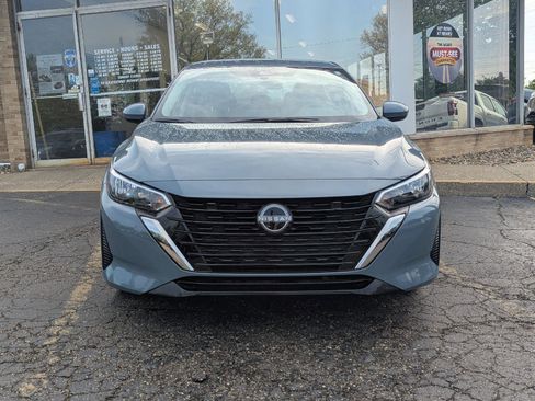 Used 2024 Nissan Sentra SV FWD image 2