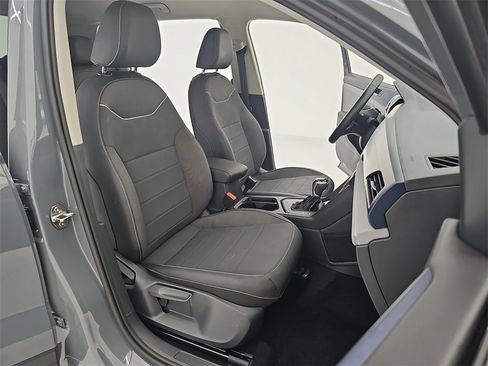 Used 2024 Volkswagen Taos SE image 13