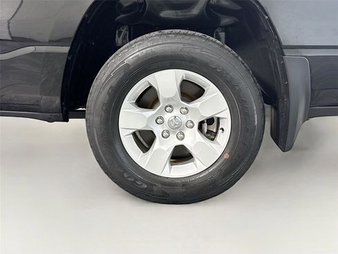 Used 2021 RAM 1500 Big Horn image 25