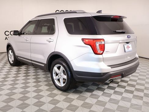 Used 2018 Ford Explorer XLT image 22