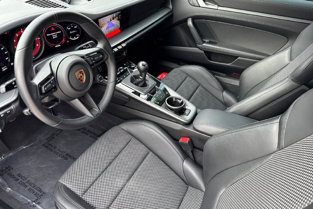 Used 2024 Porsche 911 Carrera S RWD image 3