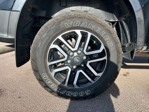 Used 2024 Ford Ranger Lariat w/ FX4 Off-Road Package image 38