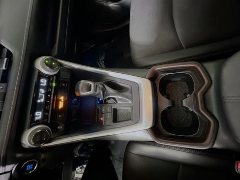 Used 2019 Toyota RAV4 Limited image 25