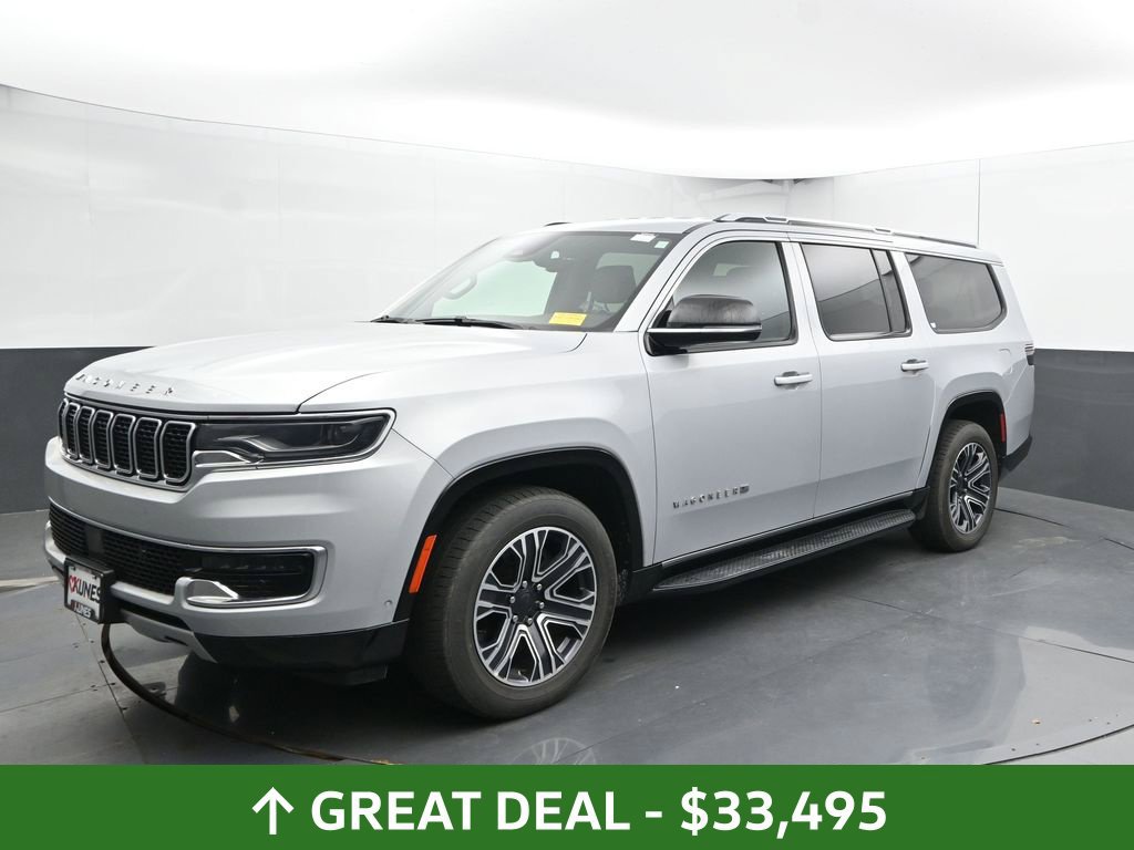 Used 2024 Jeep Wagoneer L Series II w/ Flexible Seating Group AWD/4WD image 9
