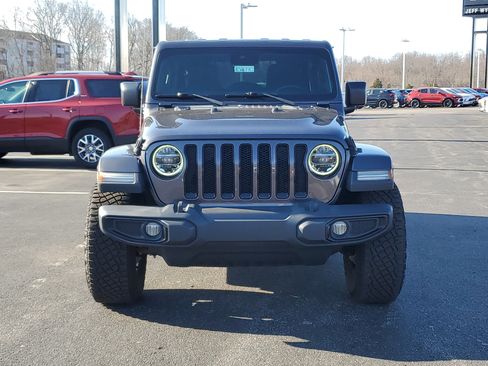Used 2021 Jeep Wrangler Unlimited Sahara image 2