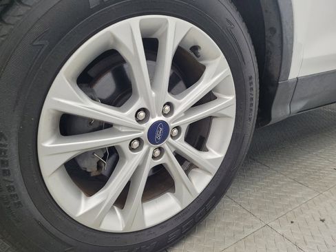 Used 2018 Ford Escape SE image 31