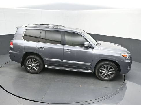 Used 2015 Lexus LX 570 4WD image 36
