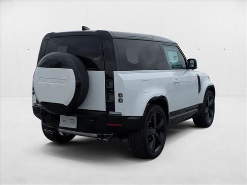New 2025 Land Rover Defender 90 V8 image 2