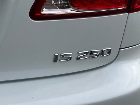 Used 2011 Lexus IS 250 w/ Premium Pkg Value Edition image 38