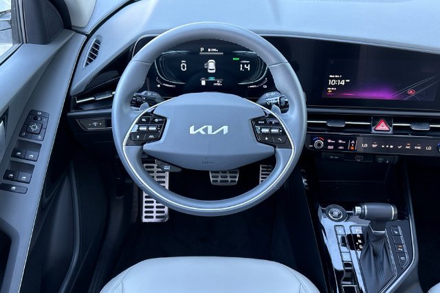 Certified 2025 Kia Niro EX Touring FWD image 19