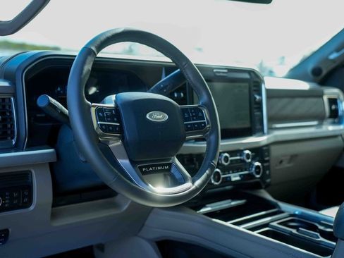 Used 2025 Ford F450 Platinum w/ Platinum Plus Package AWD/4WD image 30