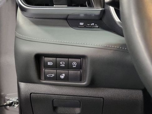 Used 2023 Toyota Highlander Limited image 23