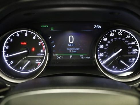 Used 2022 Toyota Camry SE w/ Cold Weather Package image 19