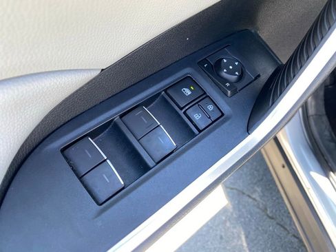 Used 2022 Toyota RAV4 XLE image 13