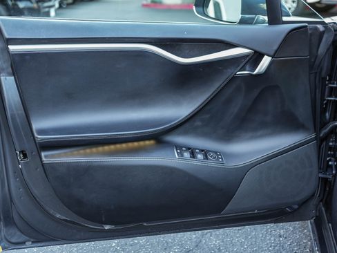 Used 2018 Tesla Model S 75D image 22