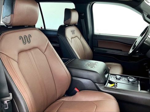 Used 2022 Ford Expedition King Ranch image 11
