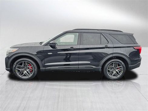 New 2026 Ford Explorer ST w/ Sun And Sound Package image 3