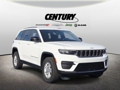 Used 2024 Jeep Grand Cherokee Laredo